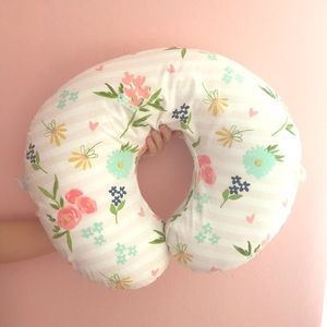 Nursing floral boppy pillow